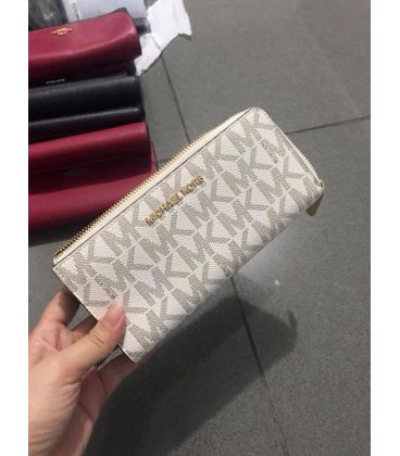 Dompet Michael Kors - SKU MD10045